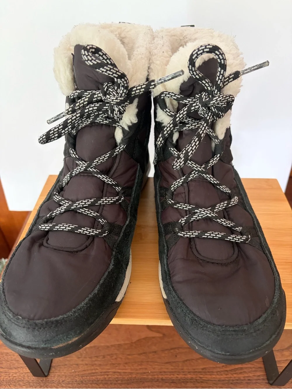 Sorel Whitney Waterproof Suede Lace-Up Winter Boots w. Fur Collar. Women’s 10.